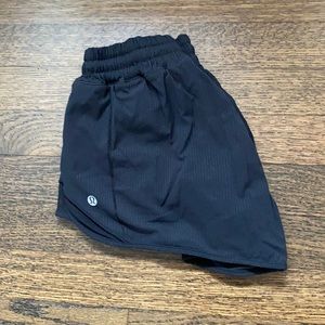Lululemon hotty hot shorts 2.5 inseam